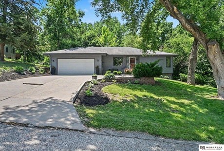 21417 Ridgewood Rd