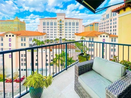 55 Merrick Way Apt 812