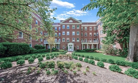 90 Knightsbridge Rd Apt 3N