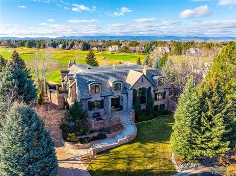 18 Glenmoor Cir
