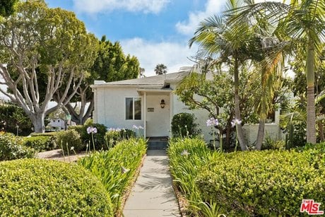 1060 22nd St