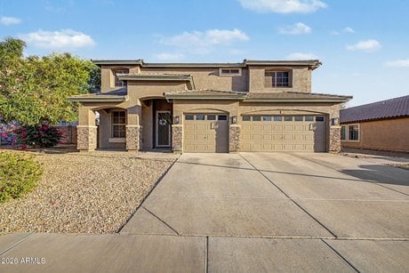 3213 W Pleasant Ln