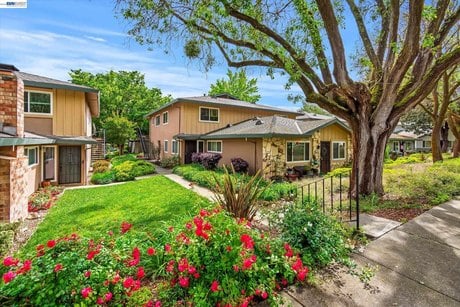 2243 Segundo Ct Apt 2