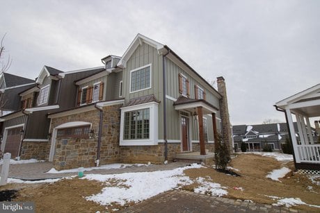 1106 Invermere Rd