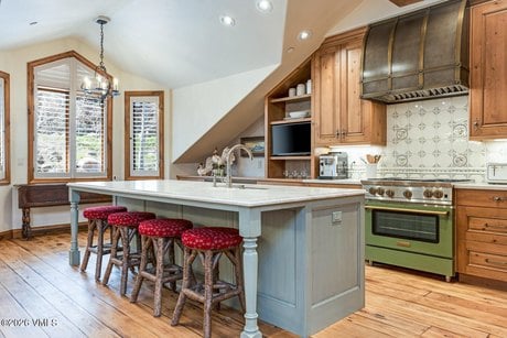1330 Sandstone Dr