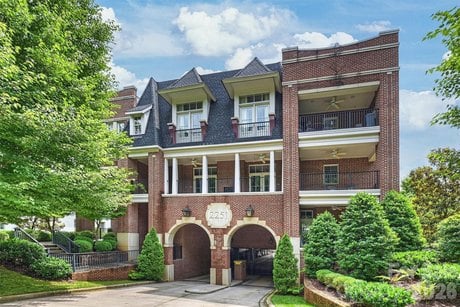 2251 Selwyn Ave