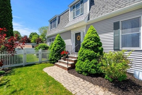 17 Fenmere Ave