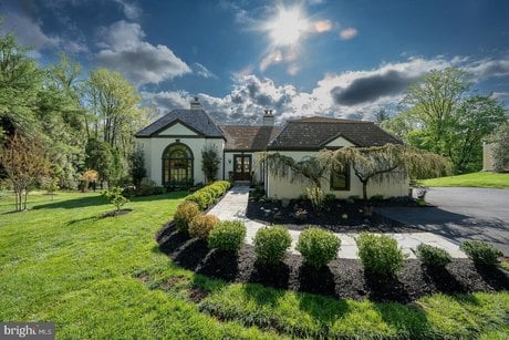 945 Lafayette Rd