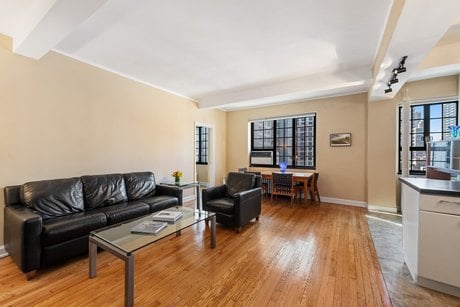 211 E 35th St Apt 10G