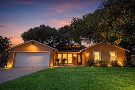 5426 Windswept Ln