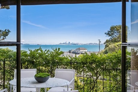 104 Bulkley Ave Apt 1