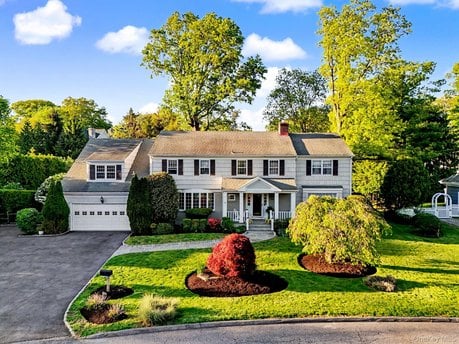 4 Clark Ln