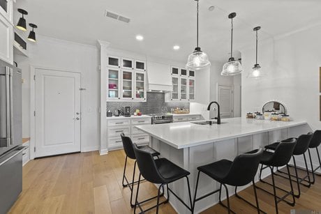 7707 Bluebonnet Blvd Apt 214