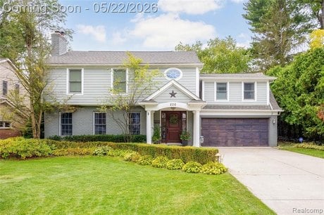 826 Larchlea Dr