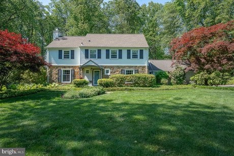 734 Woodcrest Rd