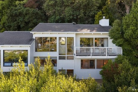 69 Crescent Ave