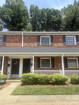1215 Green Oaks Ln Apt I