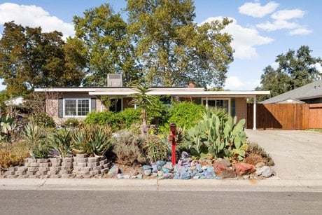 3531 Greenview Ln