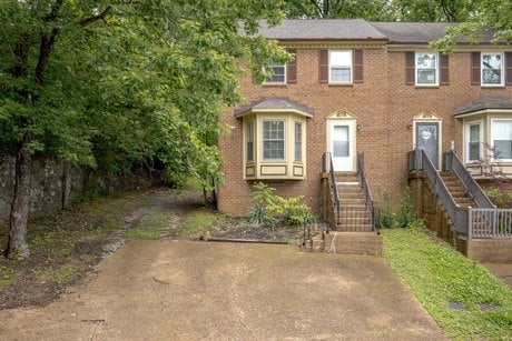 1034 Pleasant View Dr