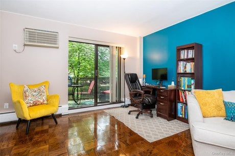 1101 Midland Ave Apt 210