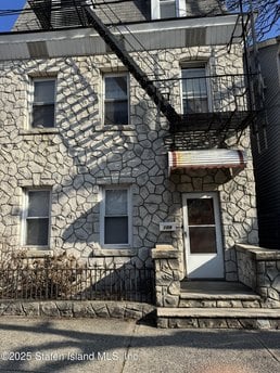109 Monroe Ave