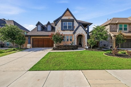 700 Sahallee Dr