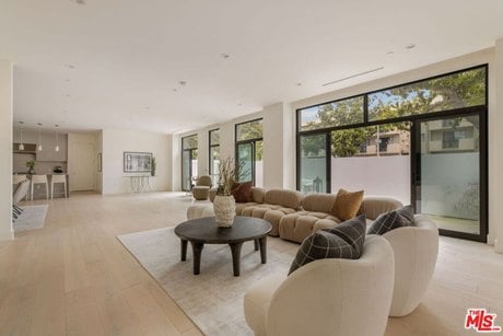 425 N Palm Dr Apt 101
