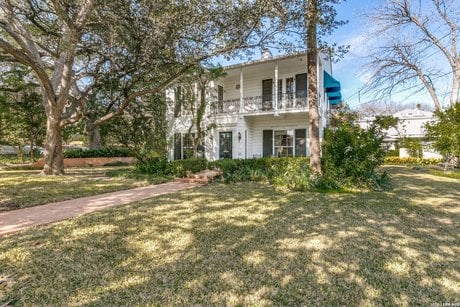 131 Mary D Ave