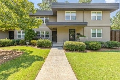 311 Lakemoore Dr NE