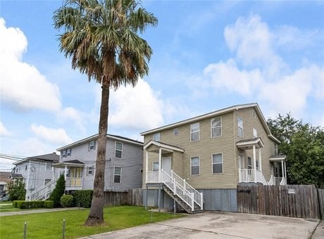 6215 Vermillion Blvd