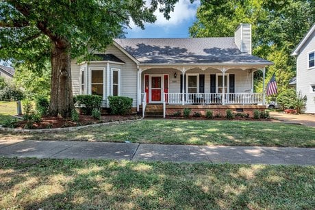 221 Adams Ct