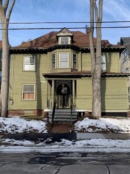 236 Pleasant St