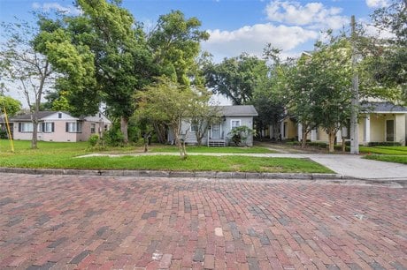 31 W Harding St