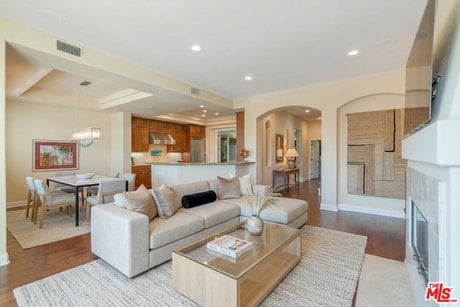 23963 DE Ville Way