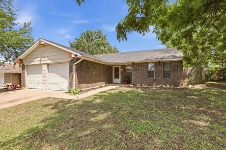 308 Lotus Ave