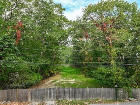 79 Goddard Ave