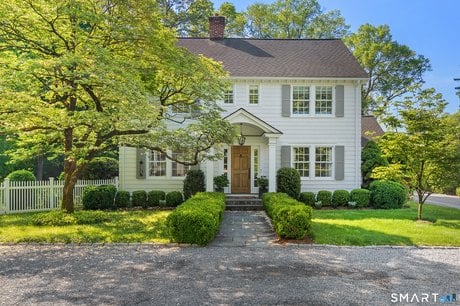 8 Sunset Rd