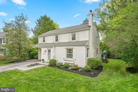 245 Barcladen Cir
