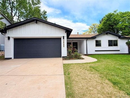 2448 S Holland Ct