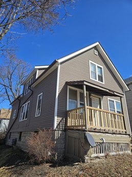 2830 W Saint Paul Ave Unit Upper