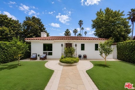 256 N Doheny Dr