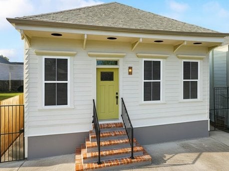 2748 Orleans Ave