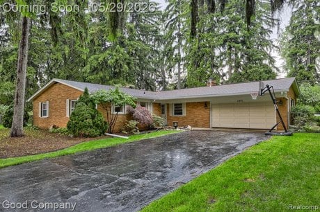 1371 Winchcombe Dr