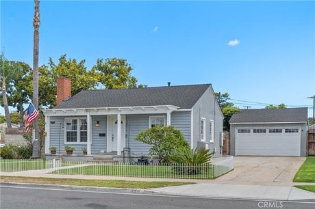 320 E 44th