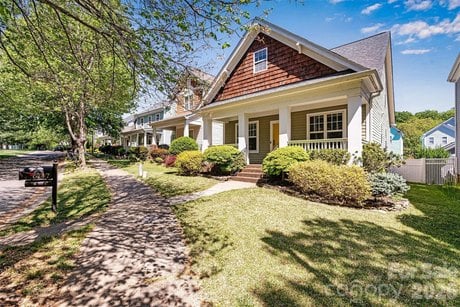 6747 E Douglas Park Dr