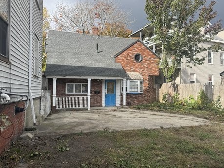 187 Congress St