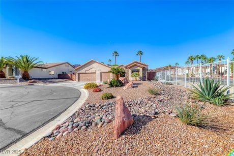 698 Magic Cove Ct