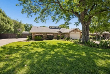 1203 Oakwood Trl