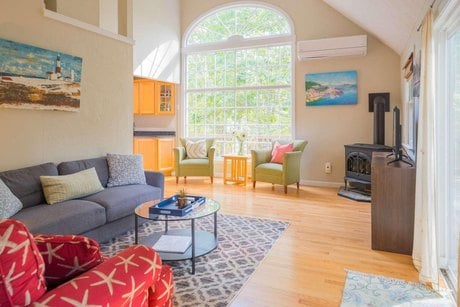 25 Sawmill Ln