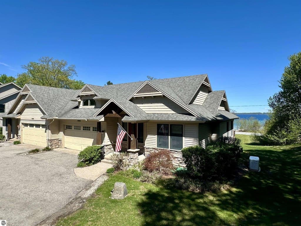 10070 E Sapphire Cir